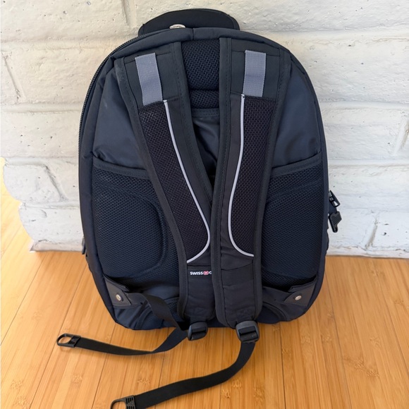 SwissGear Black  Commuter Laptop Backpack main image 4